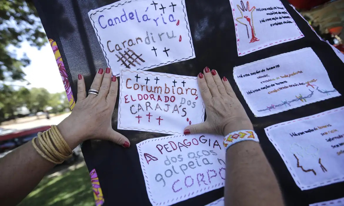 Familiares de vítimas da ditadura fazem homenagem em São Paulo