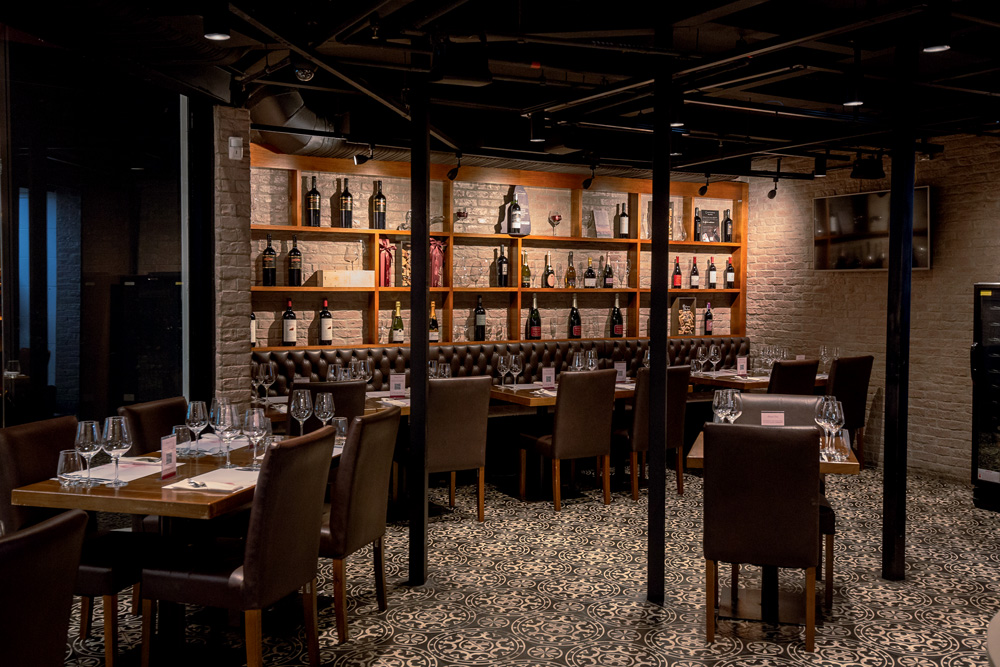 Grand Cru inaugura restaurante próprio em loja de vinhos do MorumbiShopping