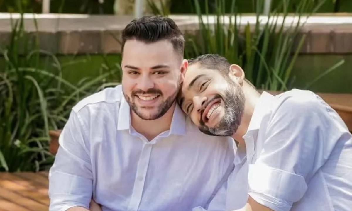 casal-homofobia-convite-casamento