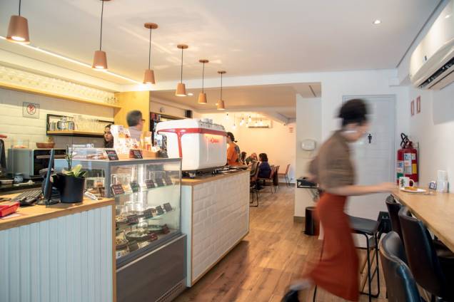 Salão do EAP Café: cafeteria-irmã do EAP Empório Alto de Pinheiros