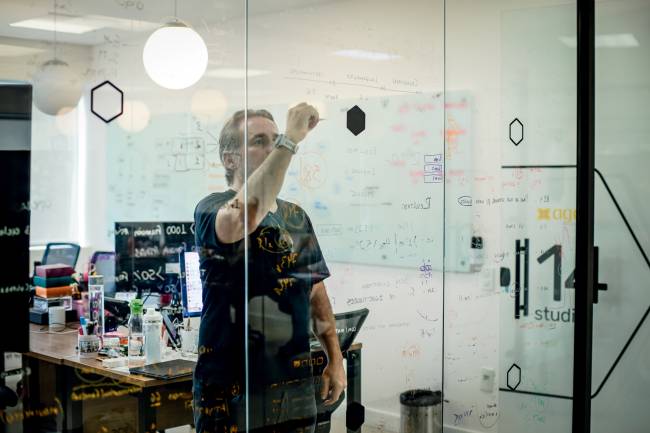 Funcionário de startup no InovaHC: 100 milhões de reais em dois anos
