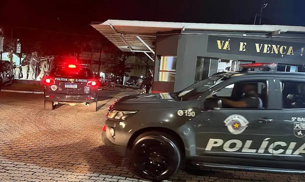 Operação que investiga relação de PCC com licitações prende 14