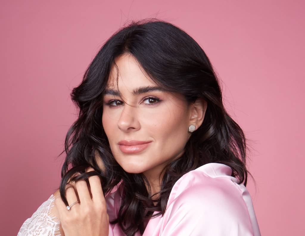 Natalia Martins lança projeto de franquias e linha de skincare