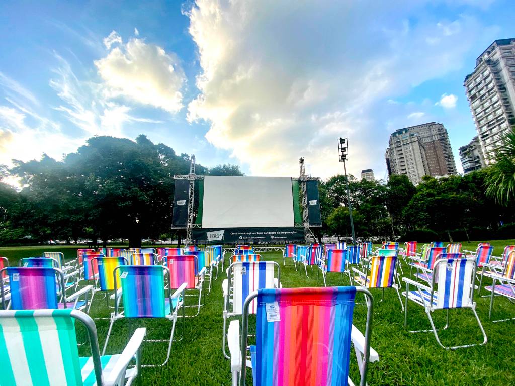 Projeto de cinema gratuito ao ar livre chega ao Parque Ceret com clássicos