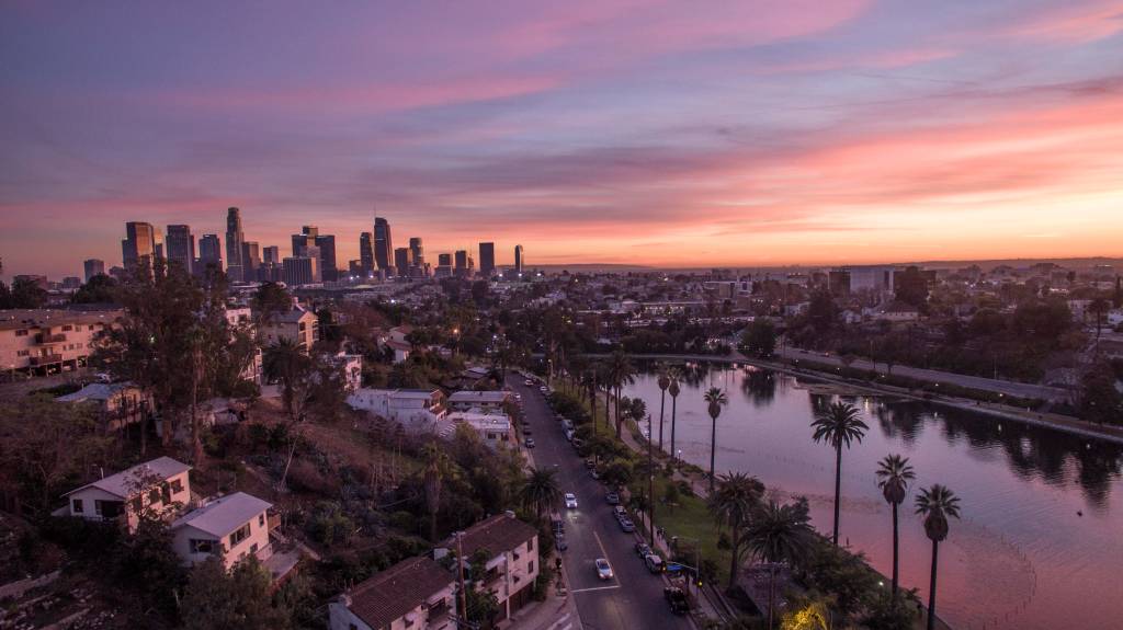 Los Angeles-Crédito Adoramassey-Creative Commons Vista noturna de Los Angeles