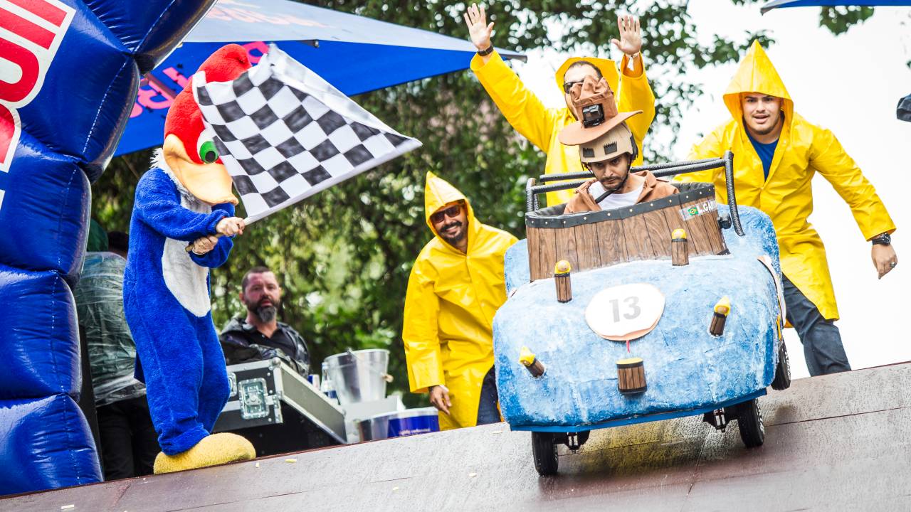 red-bull-ladeira-abaixo-corrida