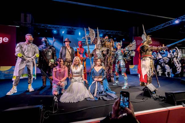 Cosplay contest powered by MINI, Halle 5.1 gamescom-brasil-sp