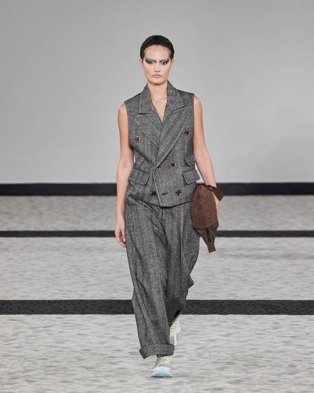 Desfile de Alexandre Herchcovitch: alfaiataria luxuosa Desfile de Alexandre Herchcovitch: alfaiataria luxuosa