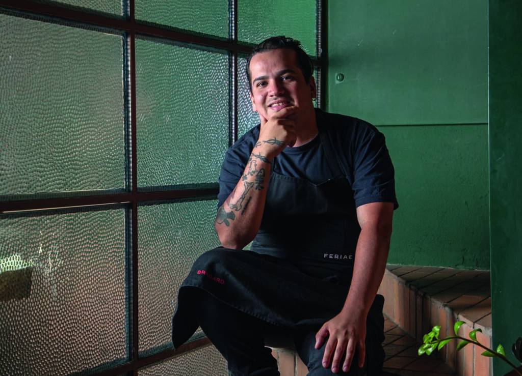 Mario Panezo, chef revelação pelo COMER & BEBER 2023, deixa o Feriae