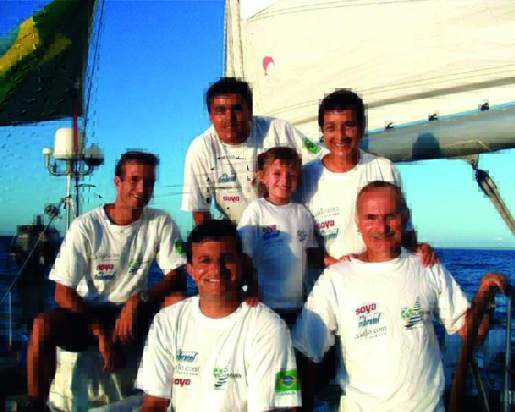 Foto em veleiro com seis pessoas