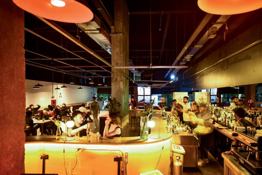 Cineclube Cortina: finalista a bar-balada Cineclube Cortina: finalista a bar-balada