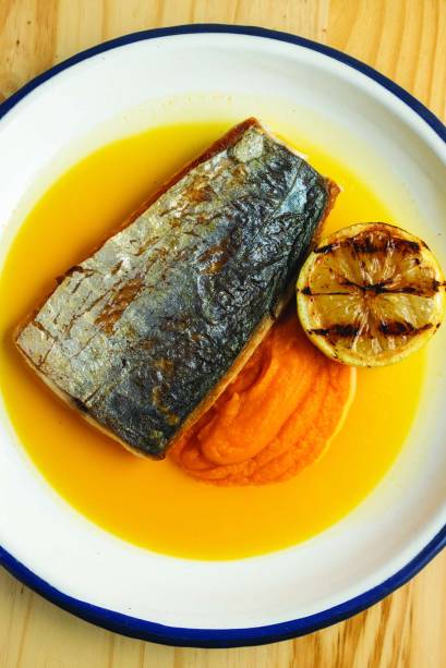 Sororoca grelhada com purê de cenoura: pedida do Muli Sororoca grelhada com purê de cenoura: pedida do Muli