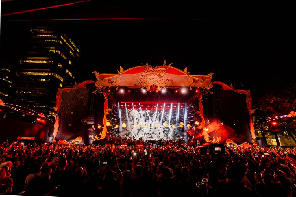 Budweiser deu start no Tomorrowland Brasil 2024 com aquecimento na Av. Faria Lima