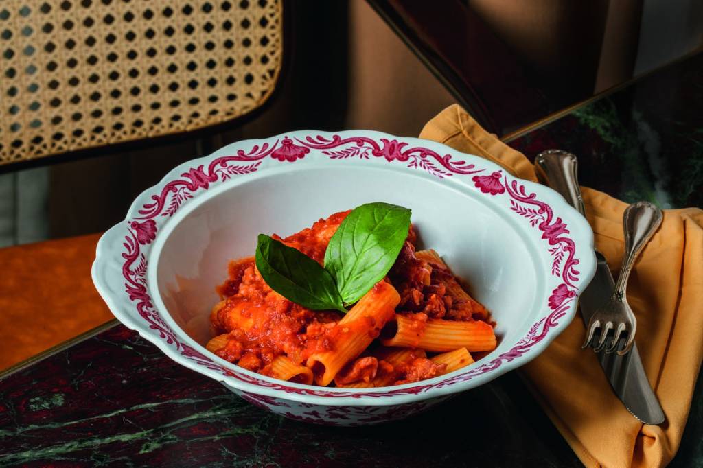 Oli Pizza, no Itaim Bibi, expande o cardápio com massas e carnes