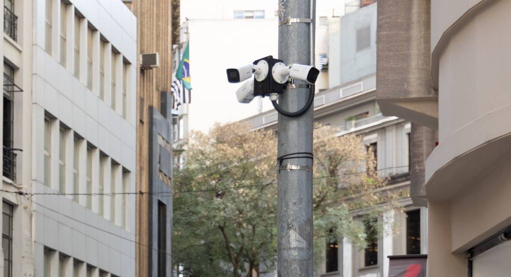 As novas câmeras instaladas na cidade multam infrações de trânsito?
