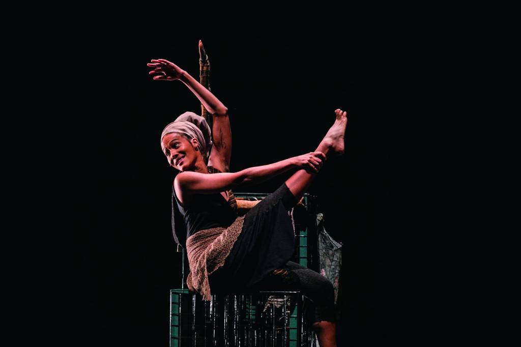 Peça investiga história familiar a partir de internação compulsória