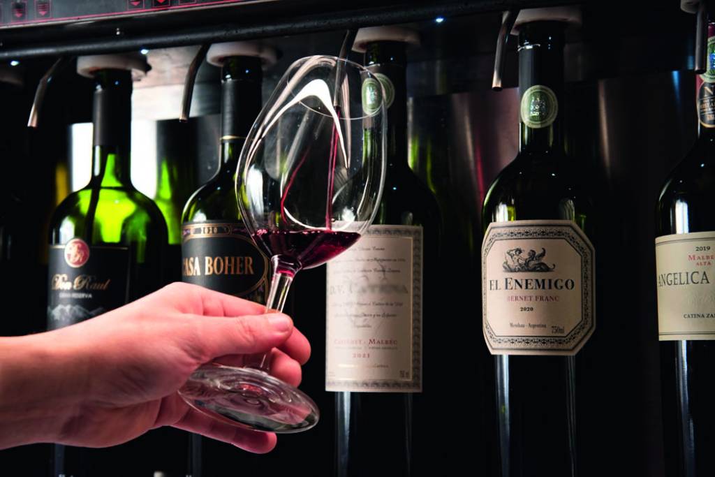 Os melhores bares para beber vinho em São Paulo