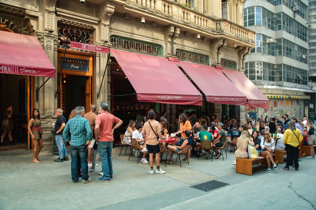 Casa de Francisca leva bons petiscos e música ao centro