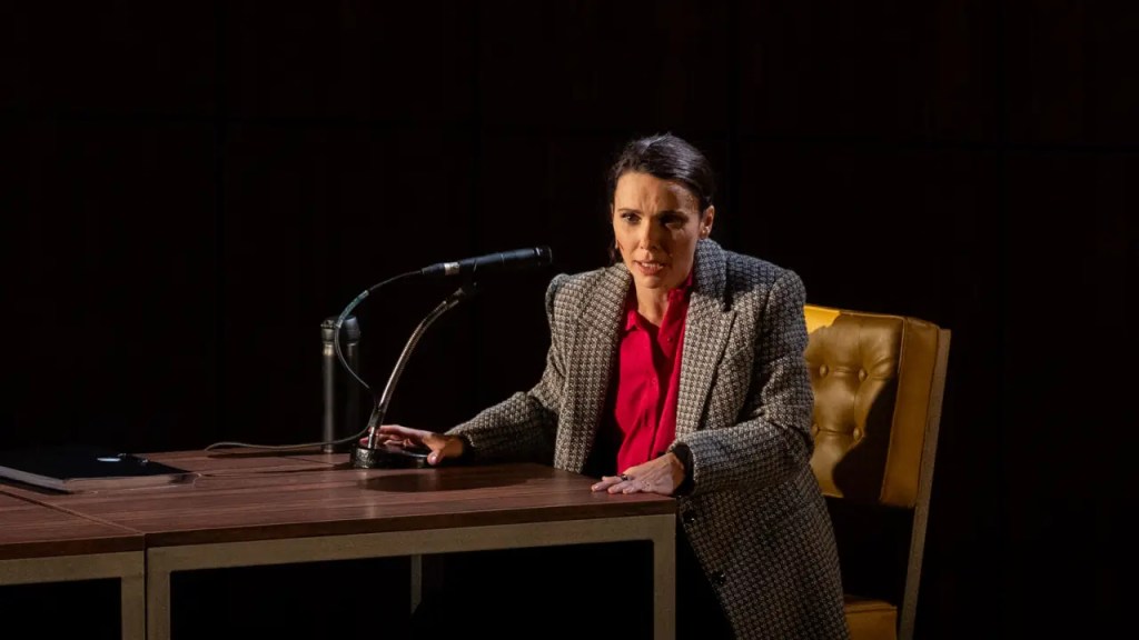 Débora Falabella estreia ‘Prima Facie’, indicada a prêmio, no Teatro Vivo