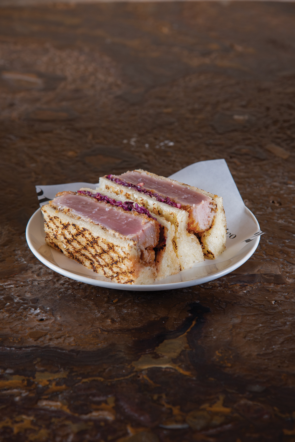 Atlântico 212 serve peixes e frutos do mar sem frescura em Pinheiros