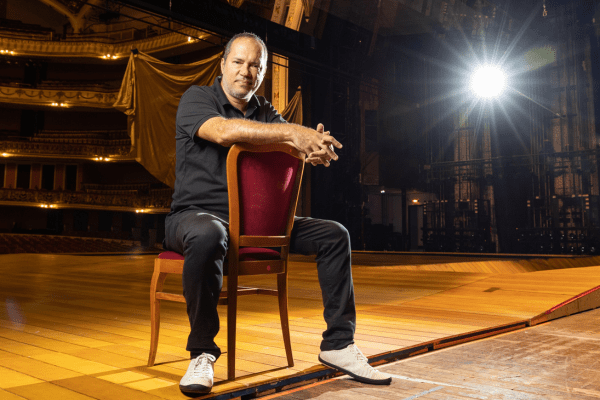 Labirintos criativos: as singularidades do artista visual Batman Zavareze