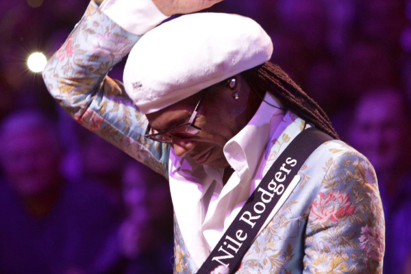 C6 Fest 2025 anuncia line-up com Chic, Wilco, AIR e Pretenders