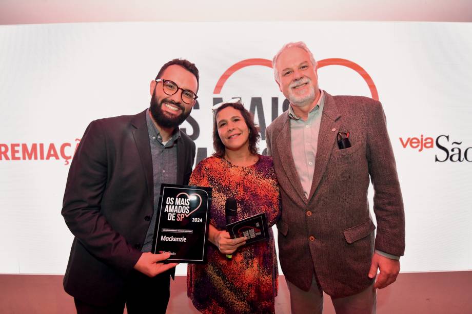 A redatora-chefe de VEJA SÃO PAULO, Alice Granato, e representantes do Mackenzie, Rafael Fonseca (à esq.) e André Ribeiro A redatora-chefe de VEJA SÃO PAULO, Alice Granato, e representantes do Mackenzie, Rafael Fonseca (à esq.) e André Ribeiro