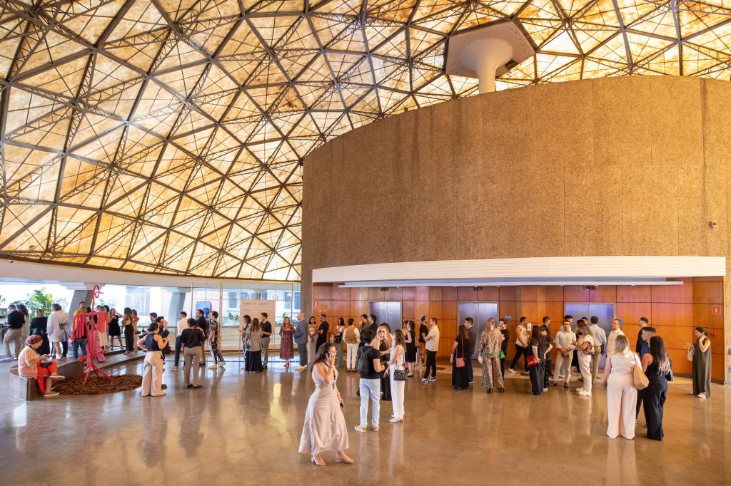 Imprensa, convidados e elenco da mostra se reuniram em peso para a pré-abertura da CASACOR São Paulo 2024.