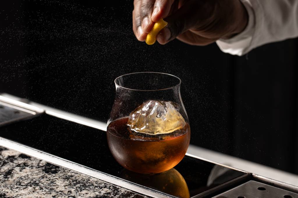 Nova carta de drinques do Shiro é criação de Danilo Nakamura