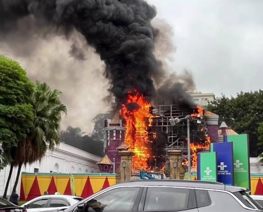Incêndio atinge Solar Fábio Prado, na Avenida Faria Lima