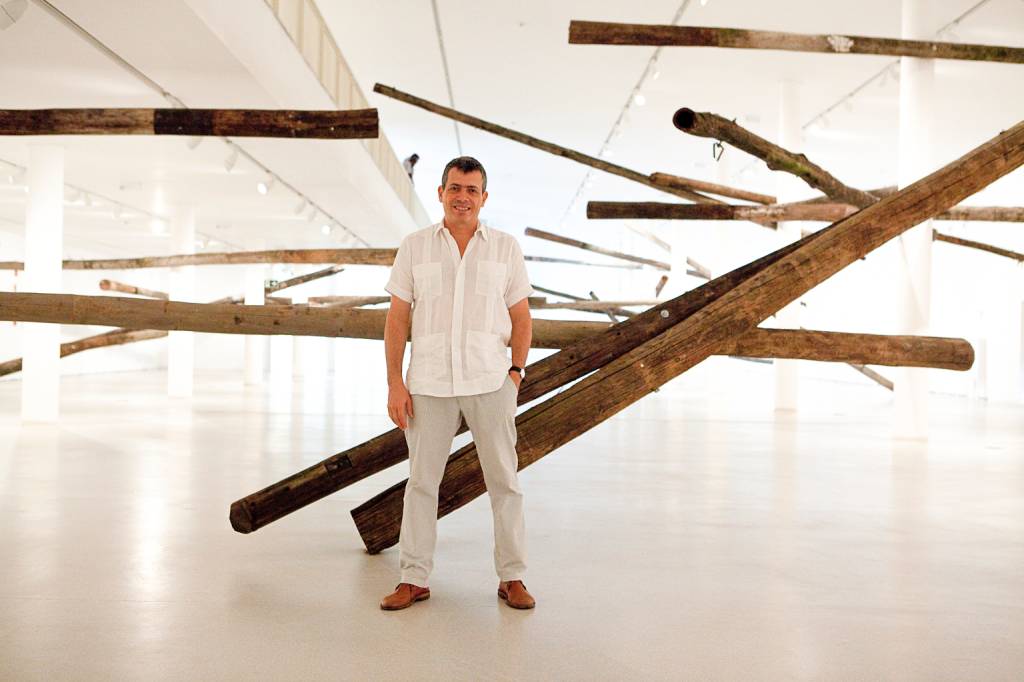 Carlito Carvalhosa é homenageado com duas mostras em SP e vai ganhar documentário