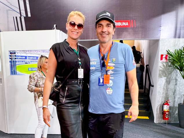 Ana Hickman e Edu Guedes visitam o GP de Fórmula 1 Ana Hickman e Edu Guedes visitam o GP de Fórmula 1