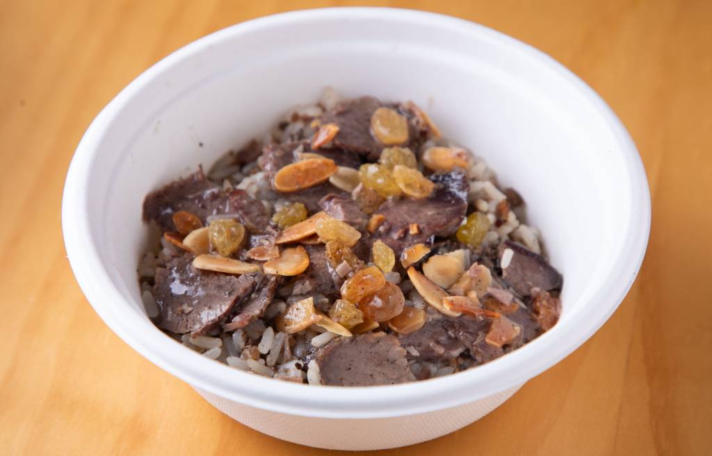 Chef Benon prepara cordeiro marroquino no Comer & Beber Experience