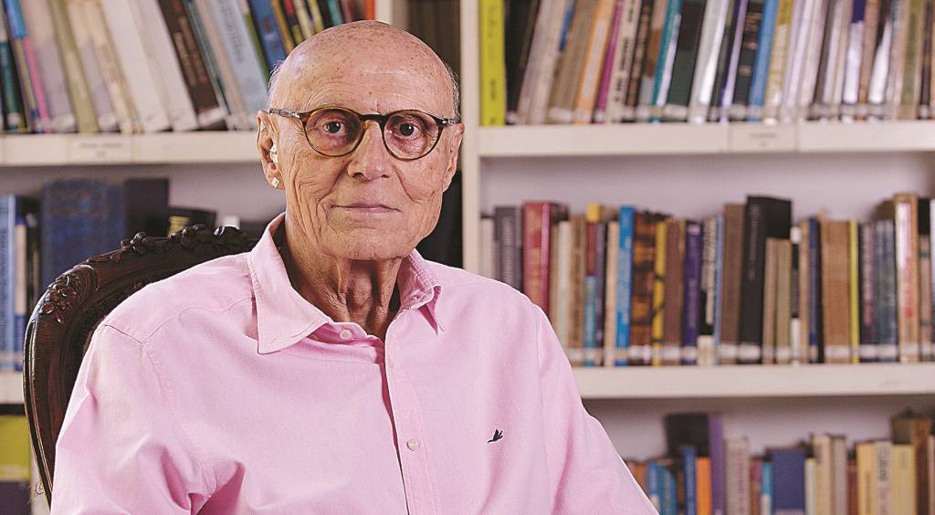 Eduardo Suplicy passa mal e fará por cirurgia em Niterói