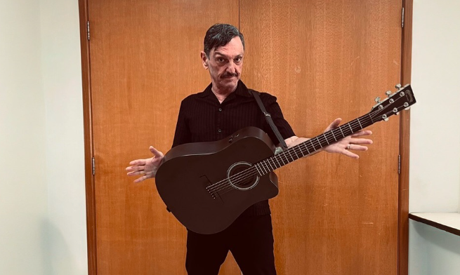 Paulo Miklos, ex-Titãs, é internado em hospital de São Paulo