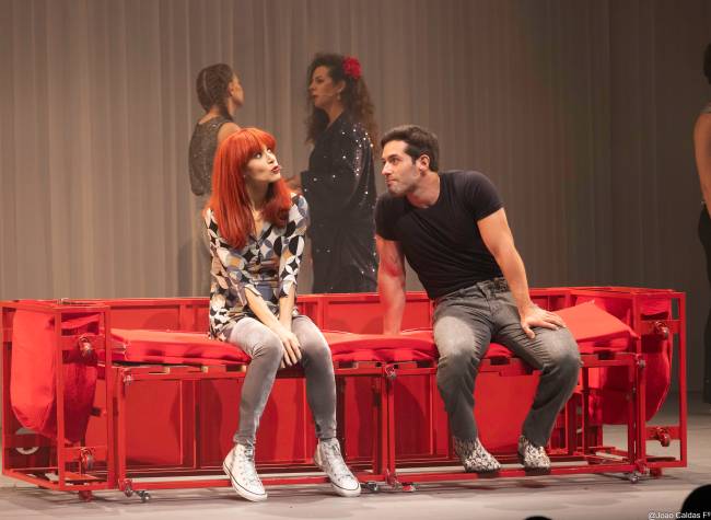 JC240502_105790 Cena do musical sobre a Rita Lee protagonizado por Mel Lisboa