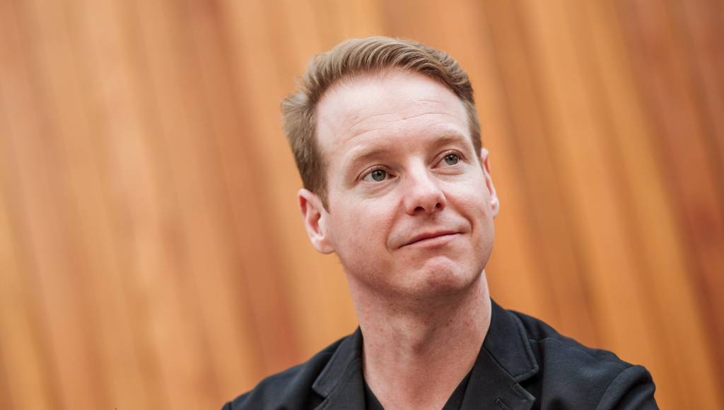 Jader Almeida assina nova linha de joias