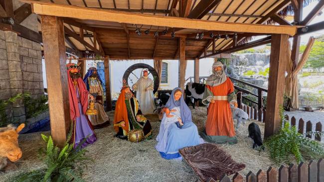 Présepio Napolitano – Santana de Parnaíba (1) Presépio napolitano em Santana de Parnaíba