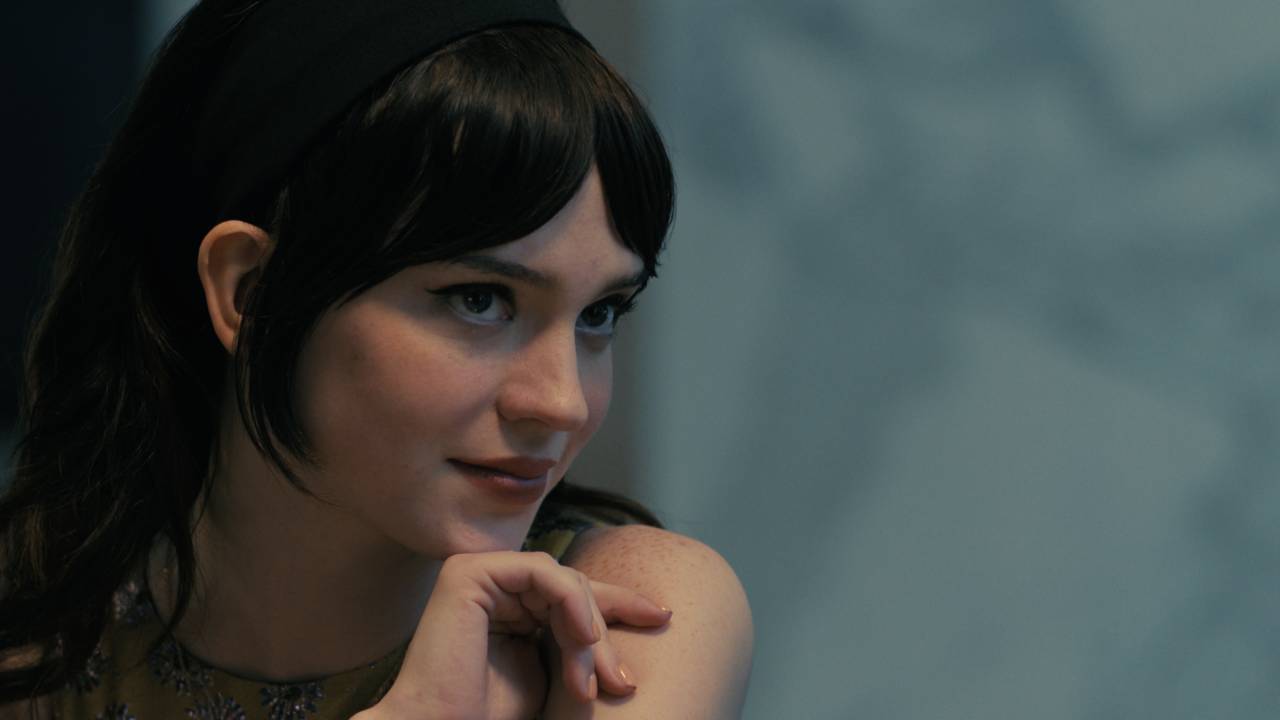 Cena de 'Acompanhante Perfeita': Sophie Thatcher no papel de Iris