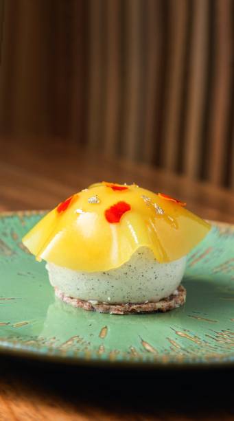 Joya Boulangerie: entremet de chá-preto e laranja