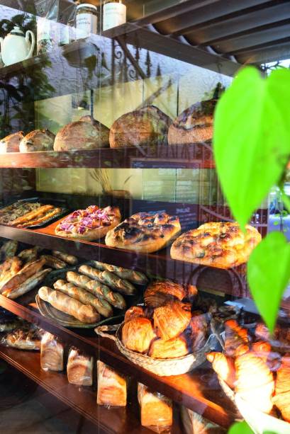 Oli Pane i Salumeria: vitrine de pães e focaccias da padaria Oli Pane i Salumeria: vitrine de pães e focaccias da padaria