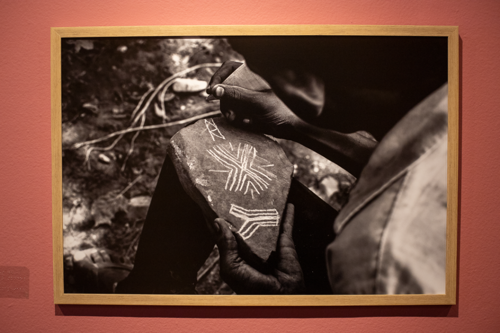 Caixa Cultural exibe novo manto de Glicéria Tupinambá