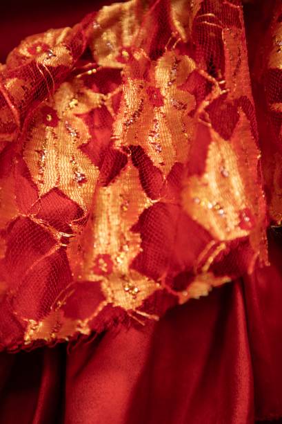 Detalhes de figurinos do Teatro Oficina: homenagem a Zé Celso pelo Vai-Vai Detalhes de figurinos do Teatro Oficina: homenagem a Zé Celso pelo Vai-Vai