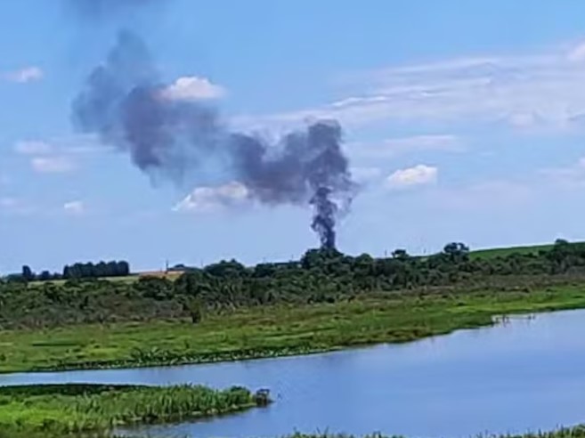 Fumaça saindo do mato