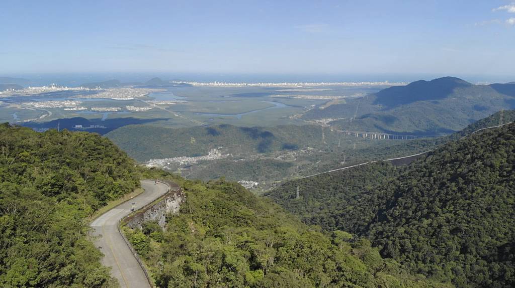 Parque Caminhos do Mar Vista do litoral na Estrada Velha: opções a pé, de off road e de van