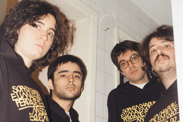 Sophia, Vicente, Teo e Theo: a banda Sophia Chablau e Uma Enorme Perda de Tempo