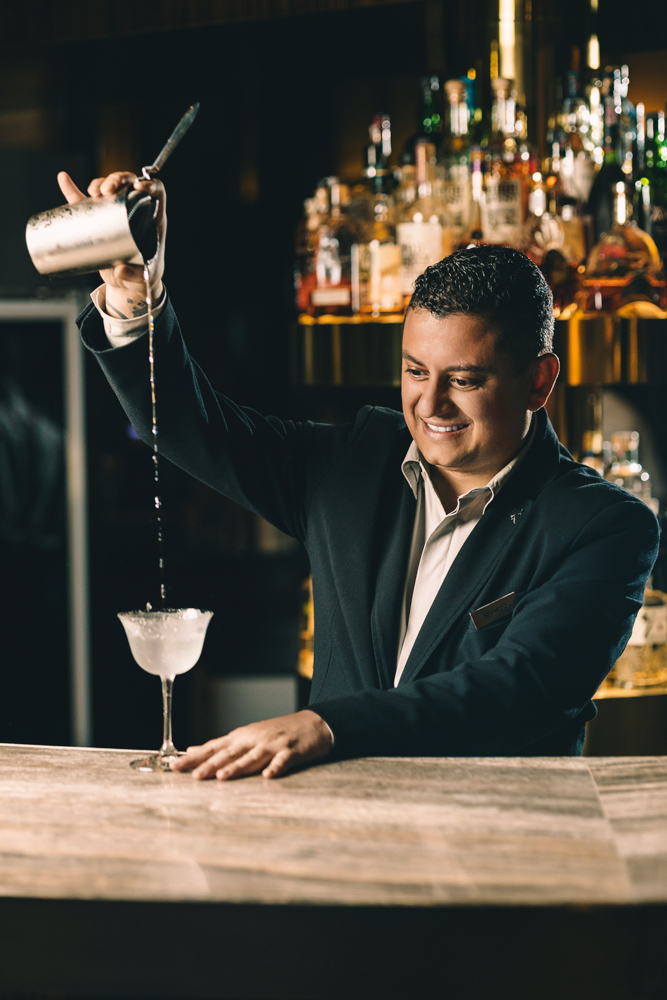 Bar Caju, no hotel JW Marriott, anuncia novo bartender