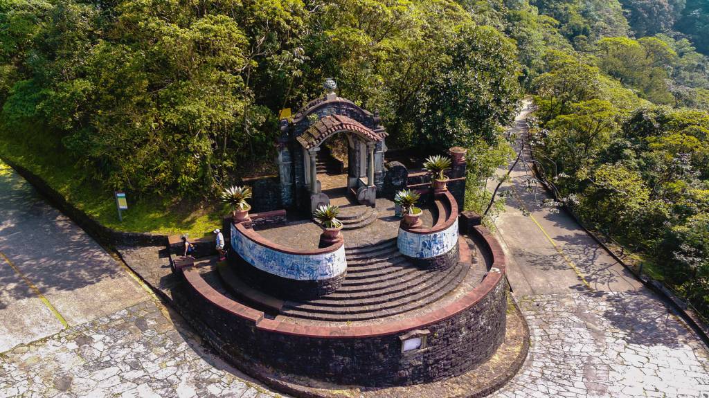 Parque Caminhos do Mar Mirante construído em 1922: passeio em meio à natureza