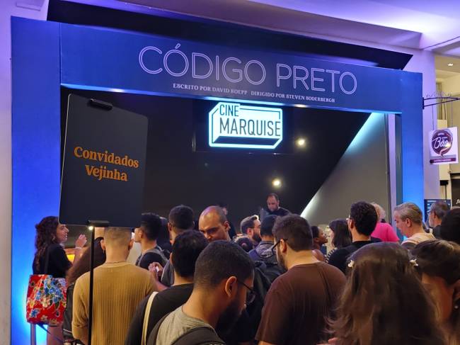 Cine Vejinha Código Preto Entrada do Cine Marquise para a pré-estreia