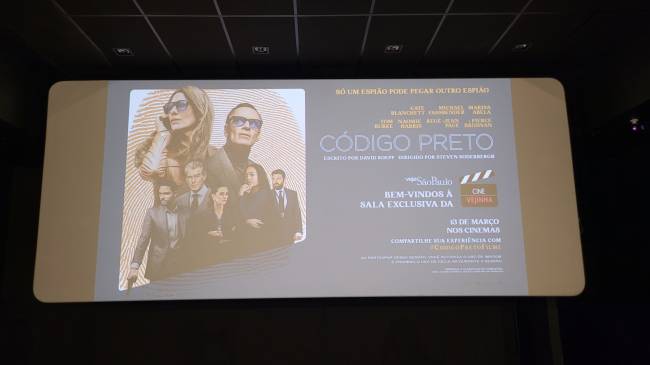 Cine Vejinha Código Preto Tela do Cine Marquise antes do início da sessão